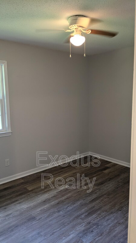 Foto del edificio - 1600 Carr Creek Rd