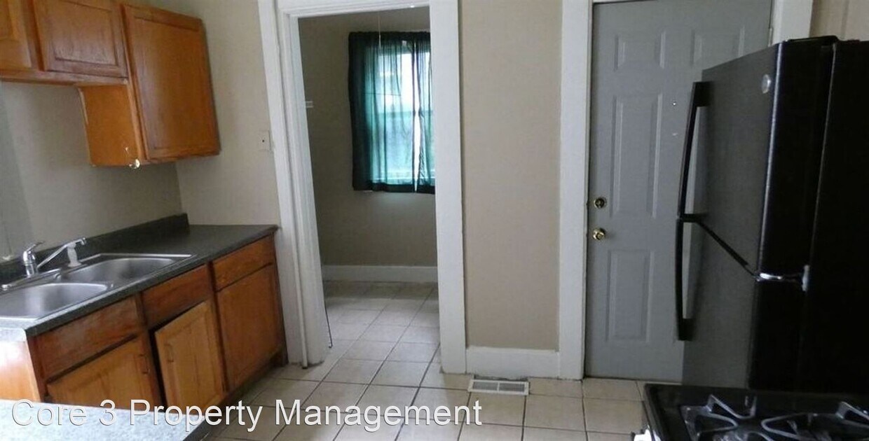 Building Photo - 723 W Armstrong Ave