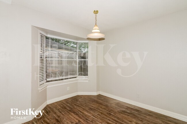 Foto del edificio - 15631 Cascade Point Dr