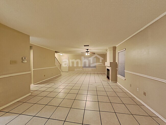 Building Photo - 15822 Pleasant Well Drive