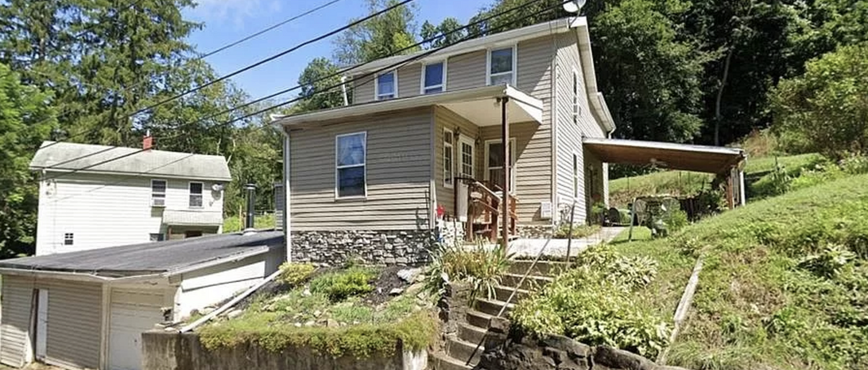 Primary Photo - 20 Oak Grove St