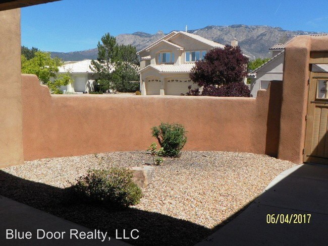 Foto del edificio - 8405 Estates Dr NE