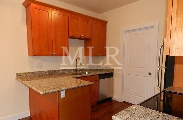 Building Photo - Cirque Dr W 8013-