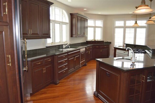 Foto del edificio - 711 Berkshire Ct