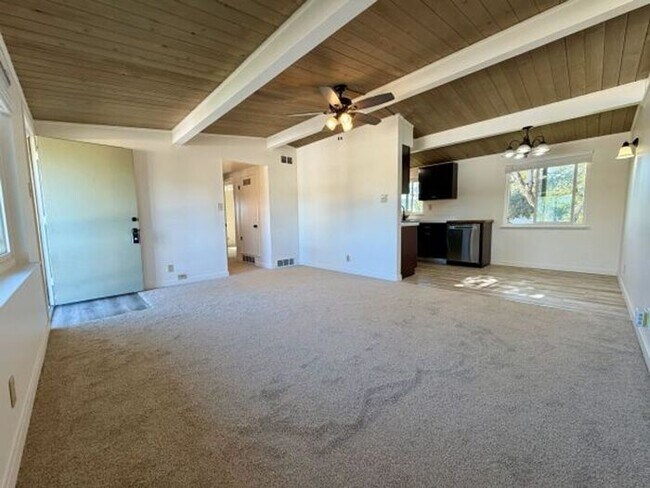 Building Photo - Updated Two Bedroom Duplex in PG!