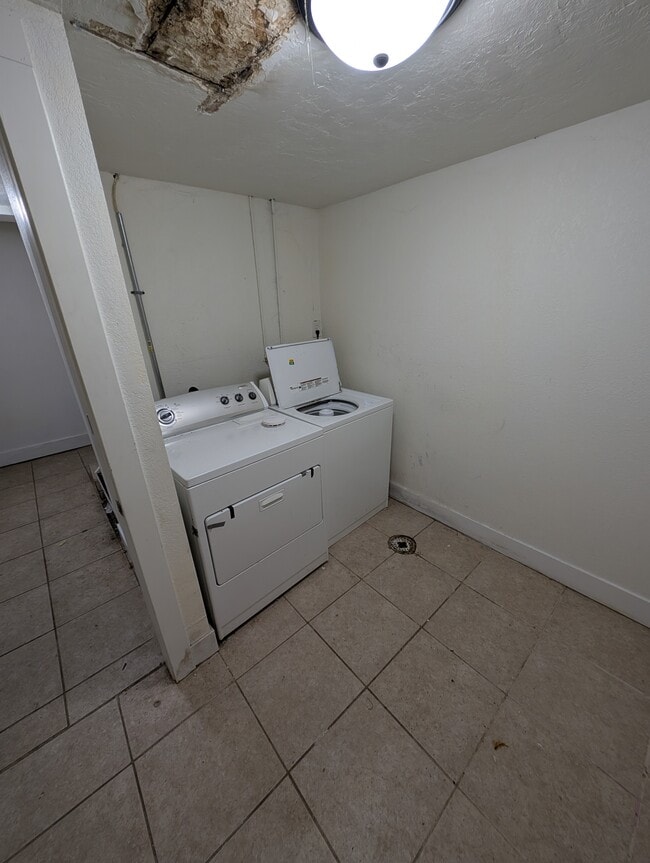 Building Photo - 1722 Isabella St