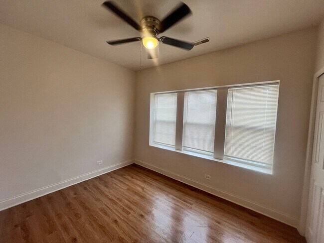 Foto del edificio - 8246 S Racine Ave