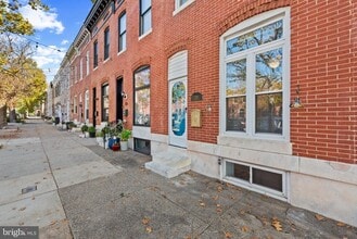 Building Photo - 733 S Conkling St