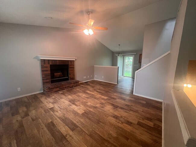 Foto del edificio - Spacious 3 Bedroom, 2.5 Bath Home with finished basement – Derby, KS. – Available Now!