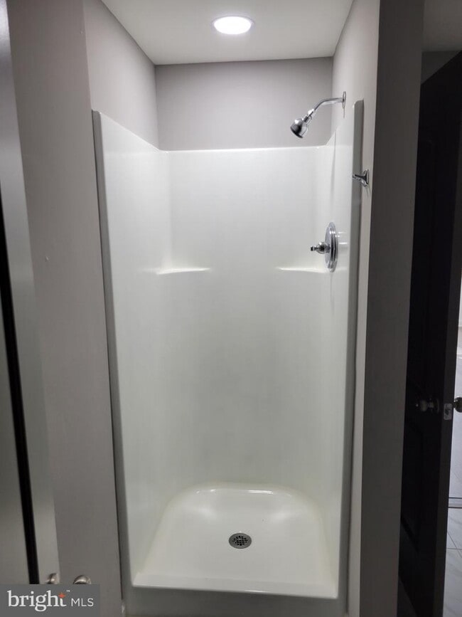 Building Photo - 9141 Old Scaggsville Rd