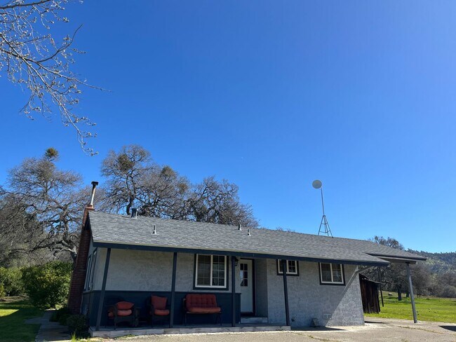 Building Photo - Beautiful Foothil Views Available Now!