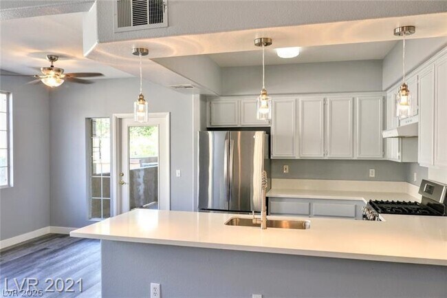 Foto del edificio - 9901 Trailwood Dr