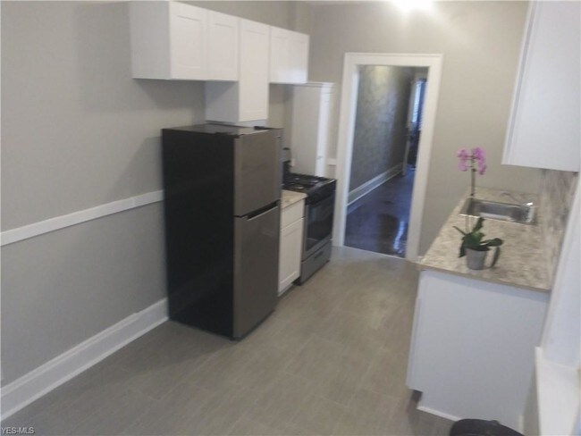 Building Photo - 11105 Fortune Ave