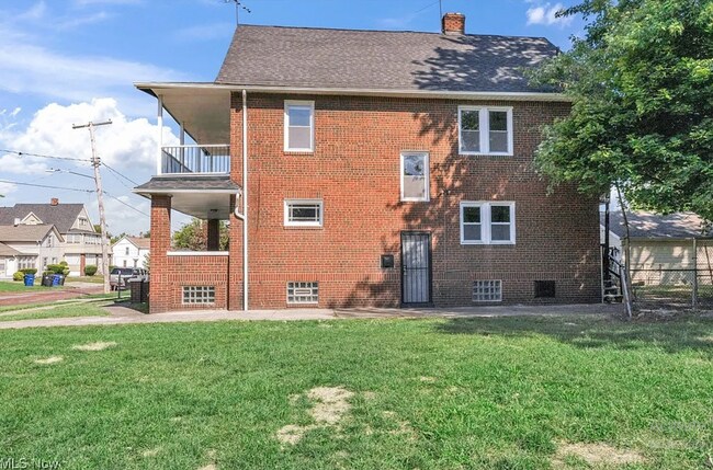 Building Photo - 793 E 156th St