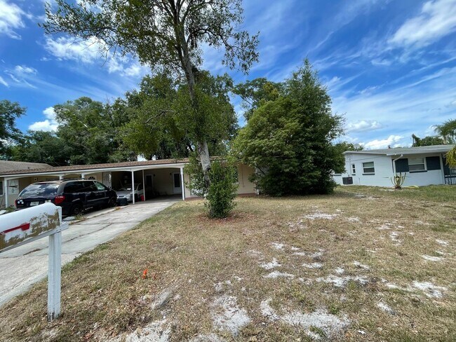 Building Photo - 2 Bedroom/1 Bath