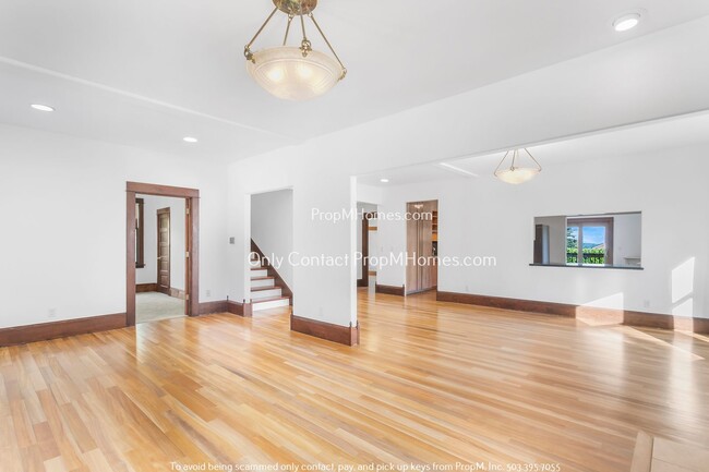 Building Photo - Spacious Large Sanctuary in SE Portland’s ...