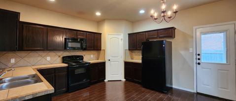 Foto del edificio - 1028 Brown Rock Dr