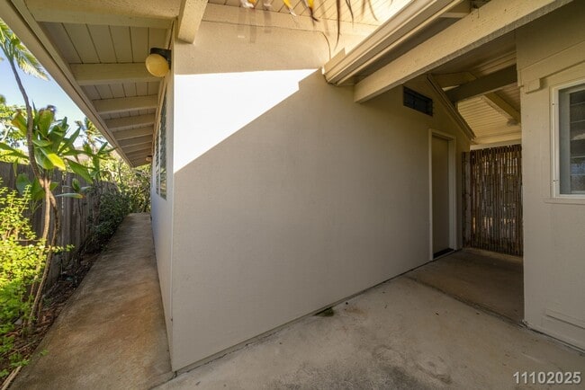 Building Photo - 1BR in Kailua – $2,995 (Utilities Included) | Move-In Ready!