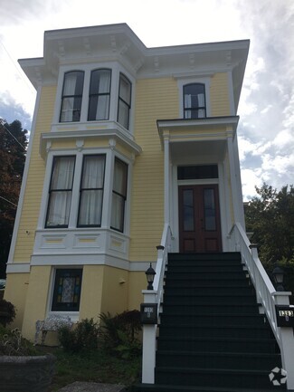 Building Photo - 1393 Franklin Ave