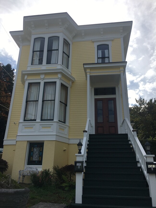 Building Photo - 1393 Franklin Ave