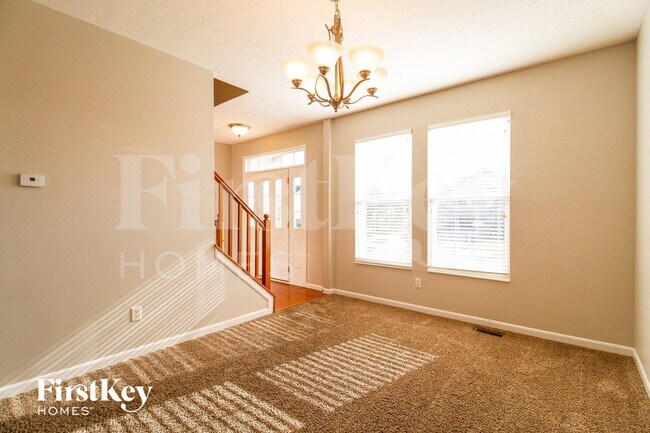 Foto del edificio - 6626 Thistle Grove