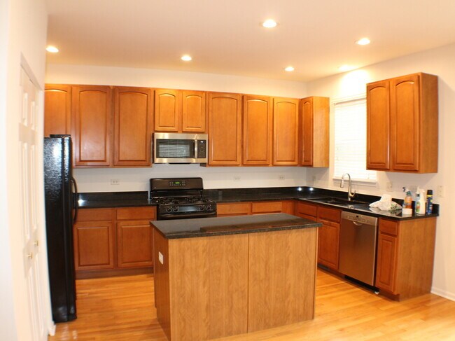 Foto del edificio - 352 W Wood St