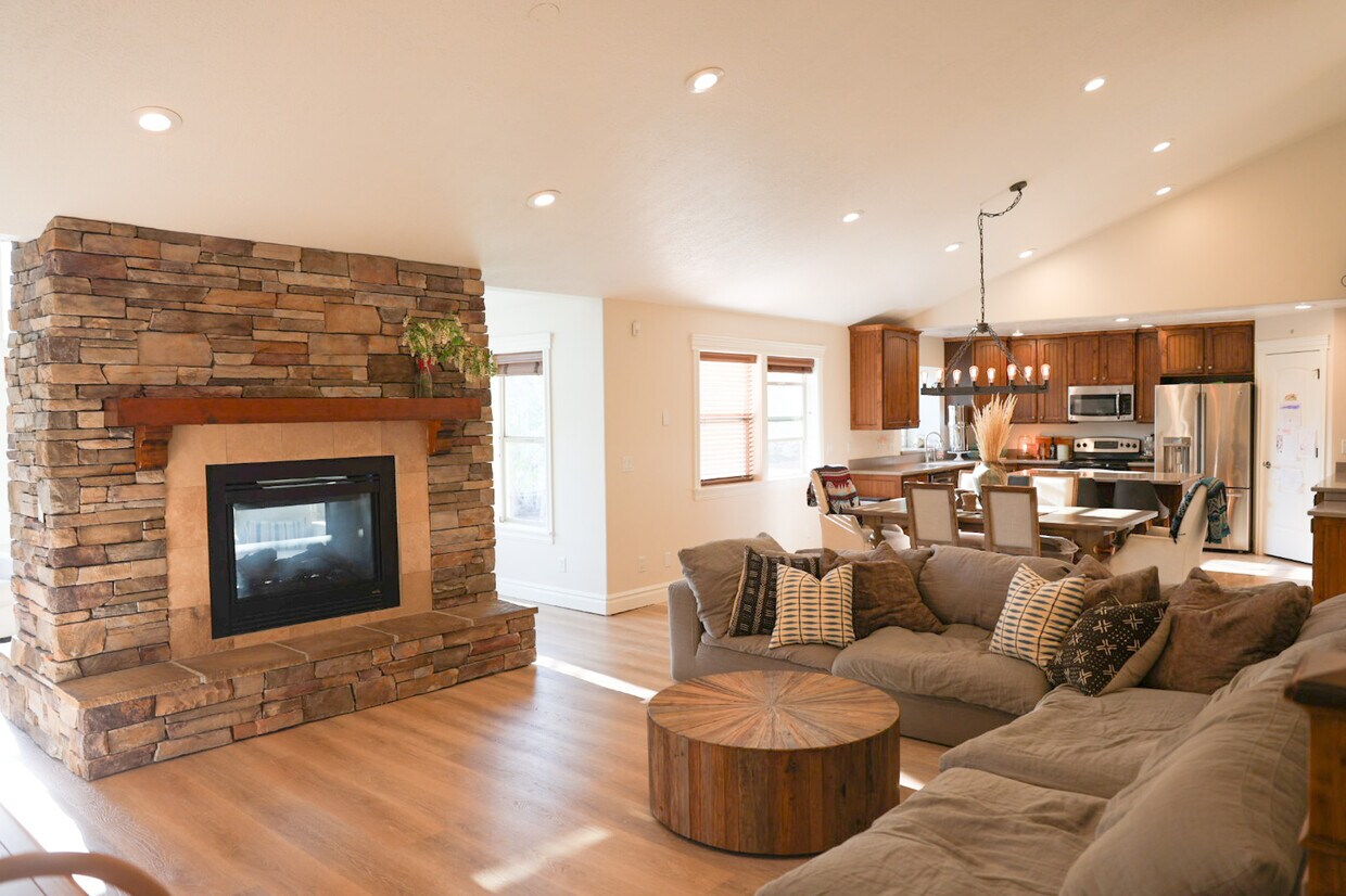 Foto principal - 284 S 550 E