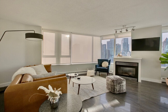 Building Photo - 1383 Marinaside Crescent