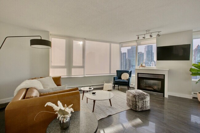 Building Photo - 1383 Marinaside Crescent