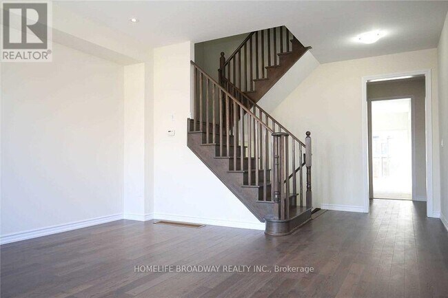 Building Photo - 44 Mannar Dr