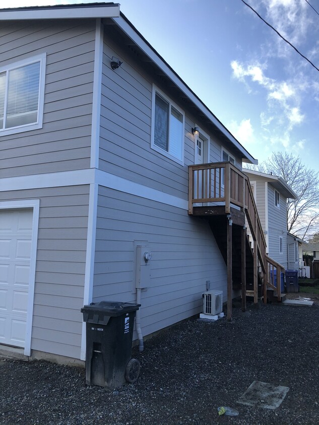 Foto principal - 7411 S Park Ave