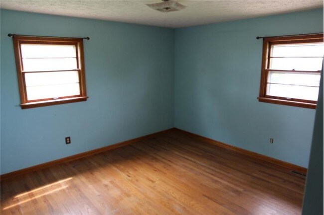Building Photo - 67400 Plainfield Rd