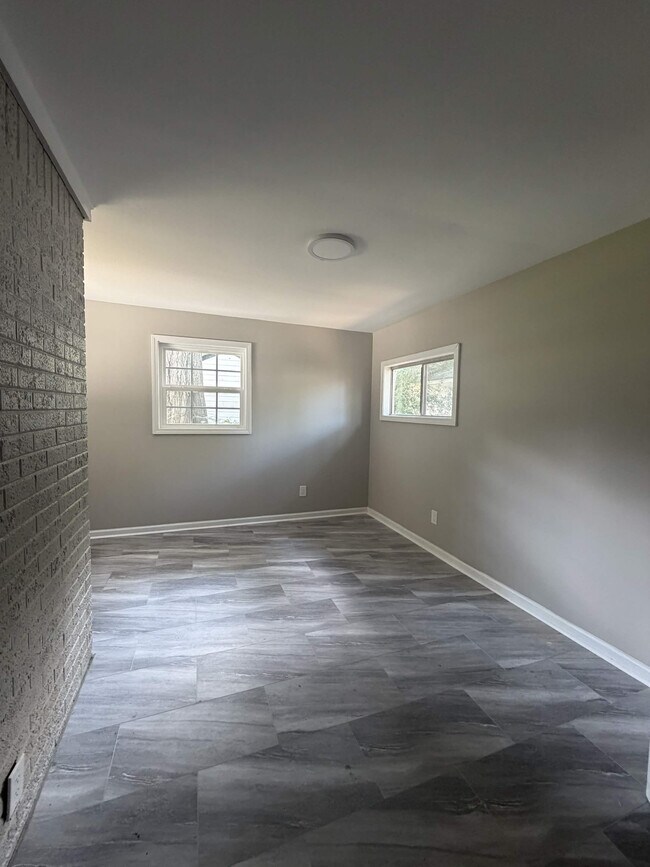 Foto del edificio - 4491 Dunn Ave