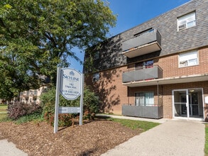 Building Photo - Lisgar Avenue Apartments