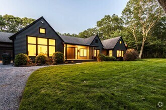 Building Photo - 500 Water Mill Towd Rd