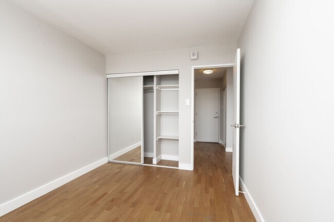 Building Photo - 730 St Clarens Ave