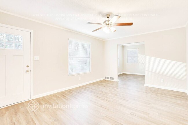 Foto del edificio - 1964 Rosewood Rd