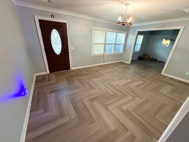 Foto del edificio - 1058 Ridge Rd