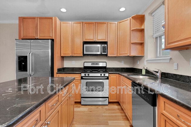 Building Photo - 131 S Bouldin St