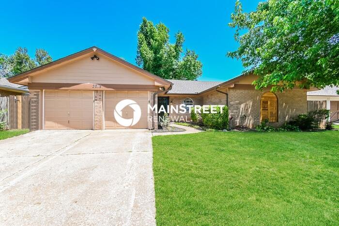 Foto principal - 3 Bedroom Pet-Friendly Home in EDMOND, OK ...