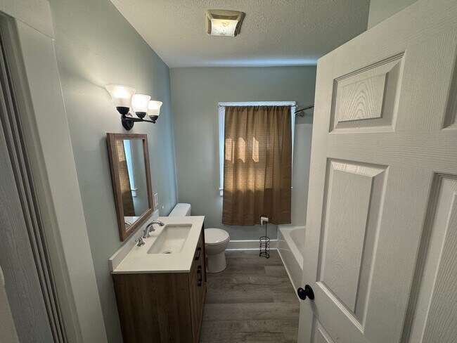 Foto del edificio - Beautiful 3 Bed and 2 Bath Home