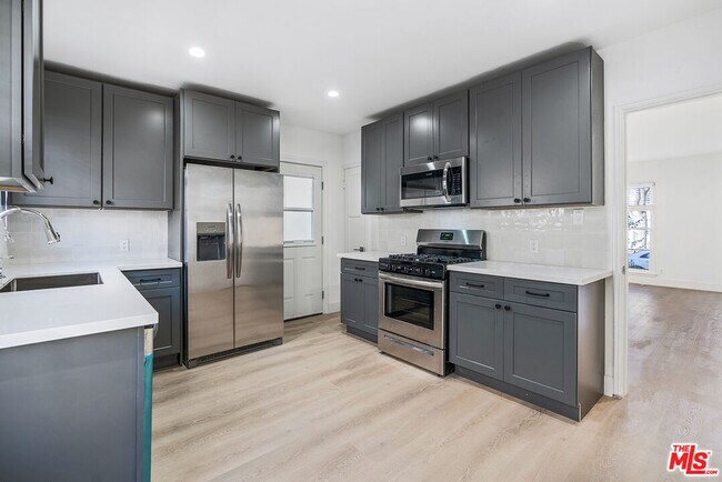 Foto del edificio - 9224 Alden Dr