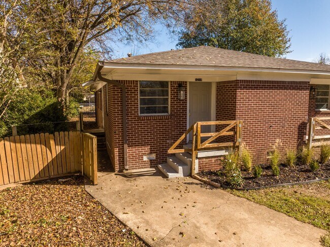 Foto del edificio - SF-067-1216 &amp; 1218 North 35th Street Duplex