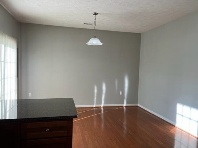 Foto del edificio - 1059 Cherrybrook Dr