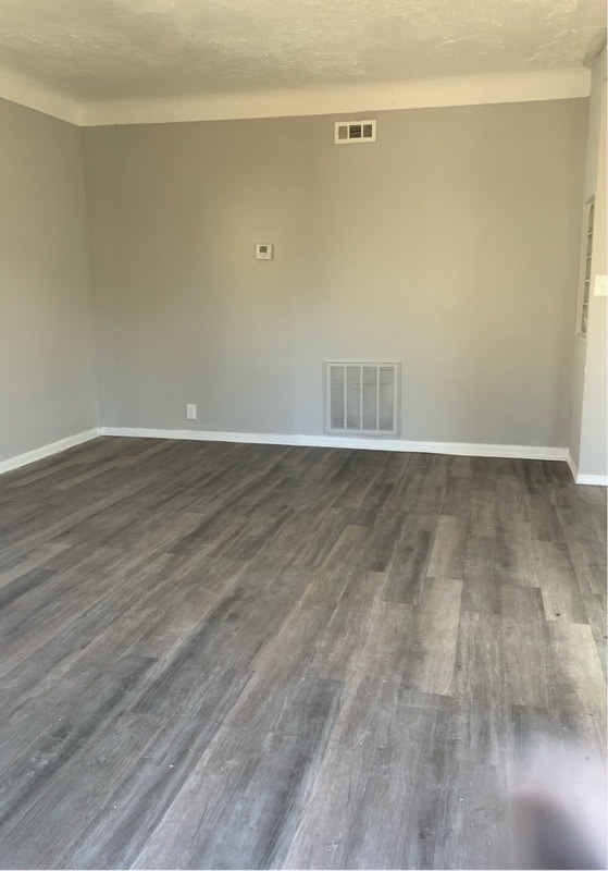 Building Photo - 3449 E 71st St