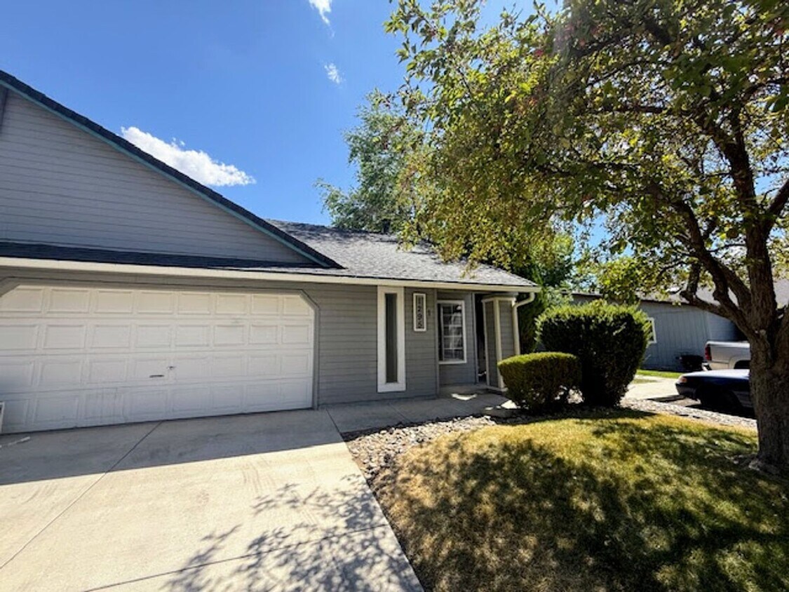 Foto principal - 1295 Alicia Cir