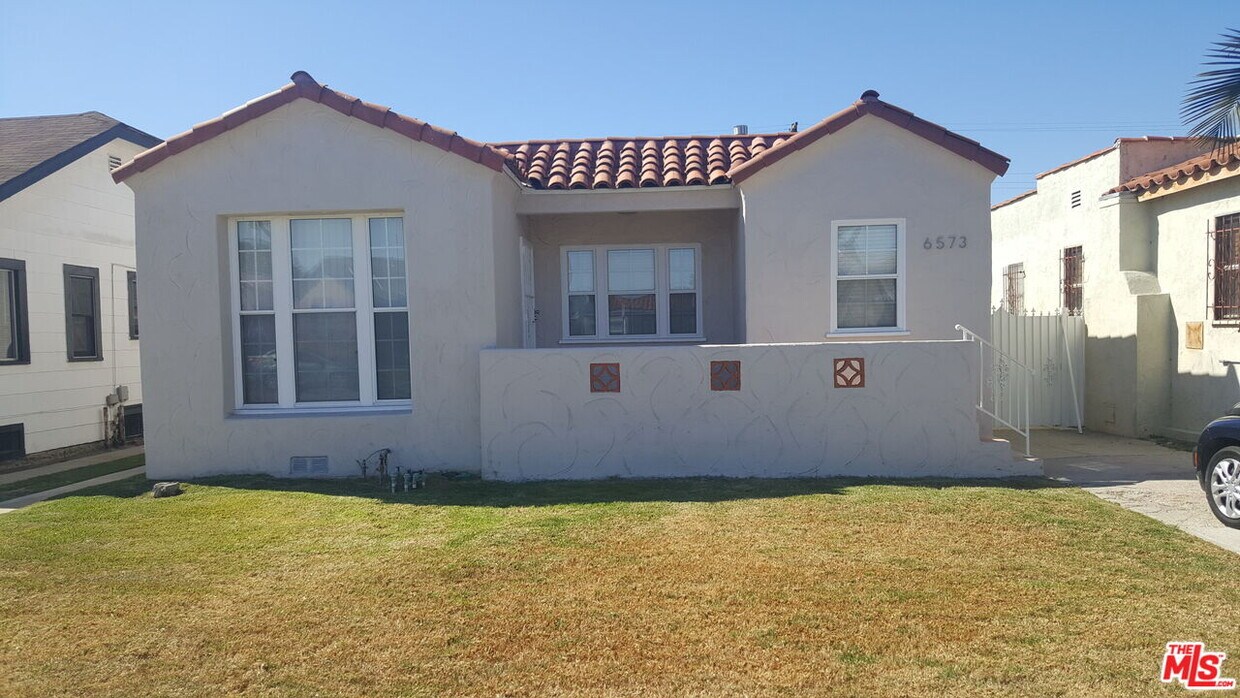 Primary Photo - 6573 Arlington Ave