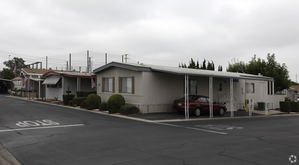 Building Photo - Casa Hermosa Mobile Home Park