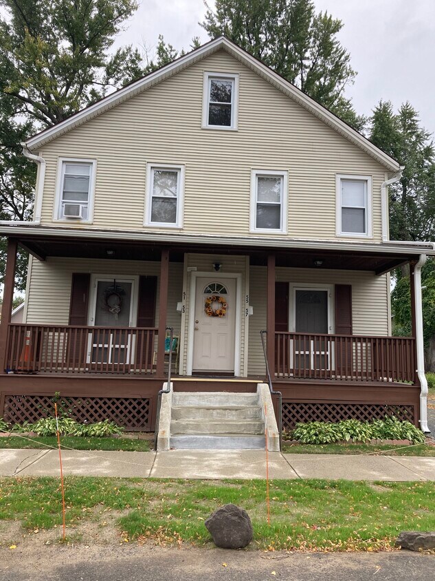 Front of house, Apartment 1st floor Right - 57 Worcester St
