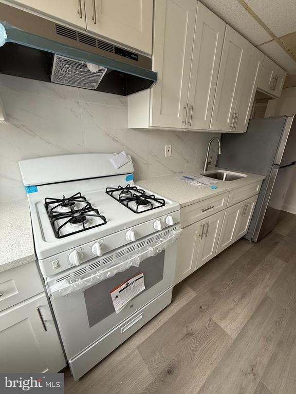 Building Photo - 2001 McKinley St